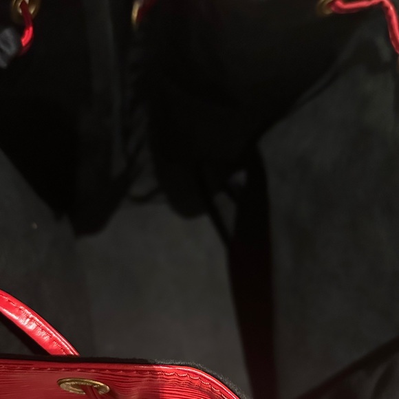 Louis Vuitton Red Bucket Epi genuine vintage Shoulder Bag - Picture 7 of 7